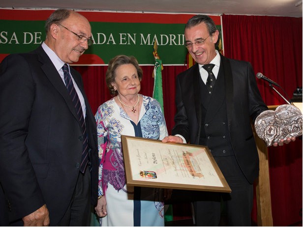 Miguel Ángel Gómez-Martínez, recibe el I Premio Casa de Granada en Madrid